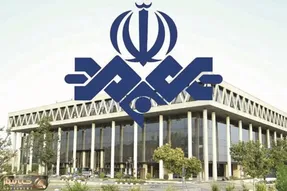 (فیلم) آوازخوانی مجری زن صدا و سیما روی آنتن زنده برای معرفی آهنگ خواننده معروف