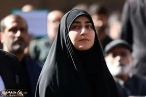 (عکس) زینب سلیمانی در مراسم تشییع مرحوم محمد کاسبی