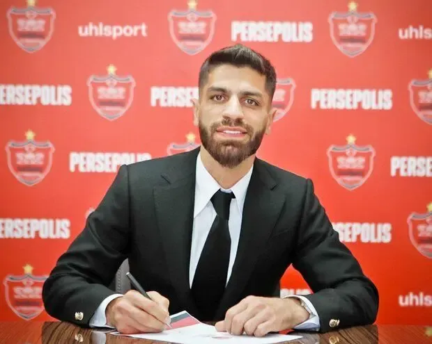 (ویدیو) میلاد سرلک با تیپ و استایل مافیایی در باشگاه پرسپولیس