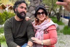 (عکس) روز شاد بهاره رهنما و حاجی روی ریل راه آهن!