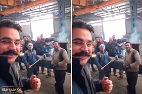 آواز دورهمی؛ ببینید کارگرای آهنگر با اوستاشون آهنگ جون آخ پول رو چه شاد میخونن