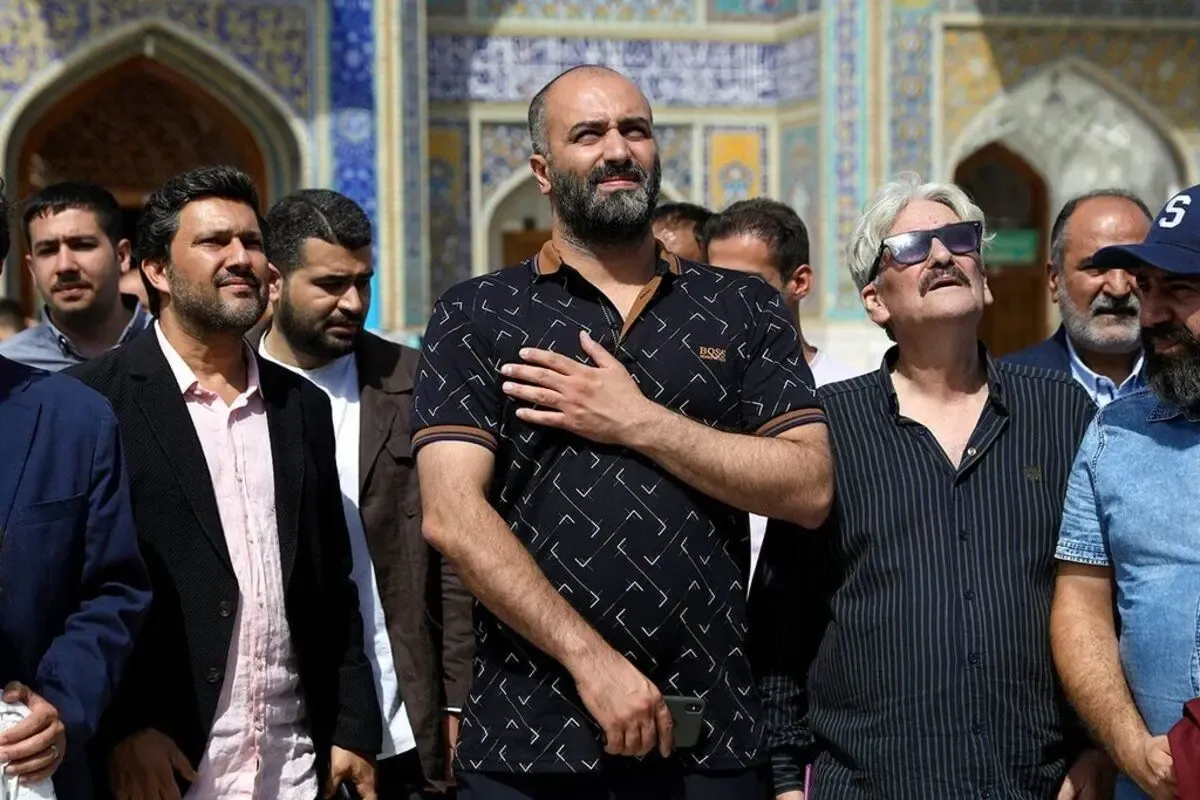 (عکس) حامد بهداد و بازیگر سریال یاغی در حرم امام رضا (ع)