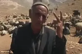 آواز محلی؛ آهنگ خوندن پیرمرد چوپان واسه 1 میلیون گوسفندش که دشتو سیاه کردن انقد زیادن