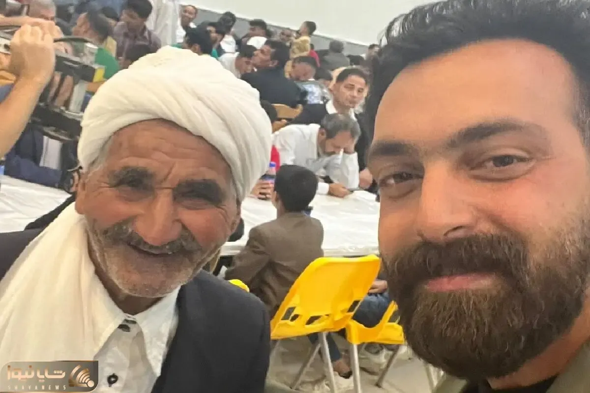 آواز محلی؛ پیرمرد یه ملت رو انگشت به دهن گذاشته با رقصش ادا واطوار داره برای خودش