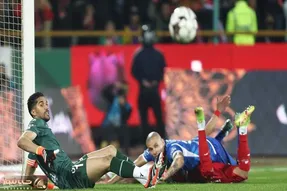 نظر کارشناسان مشهور داوری درباره صحنه های جنجالی بازی استقلال – پرسپولیس