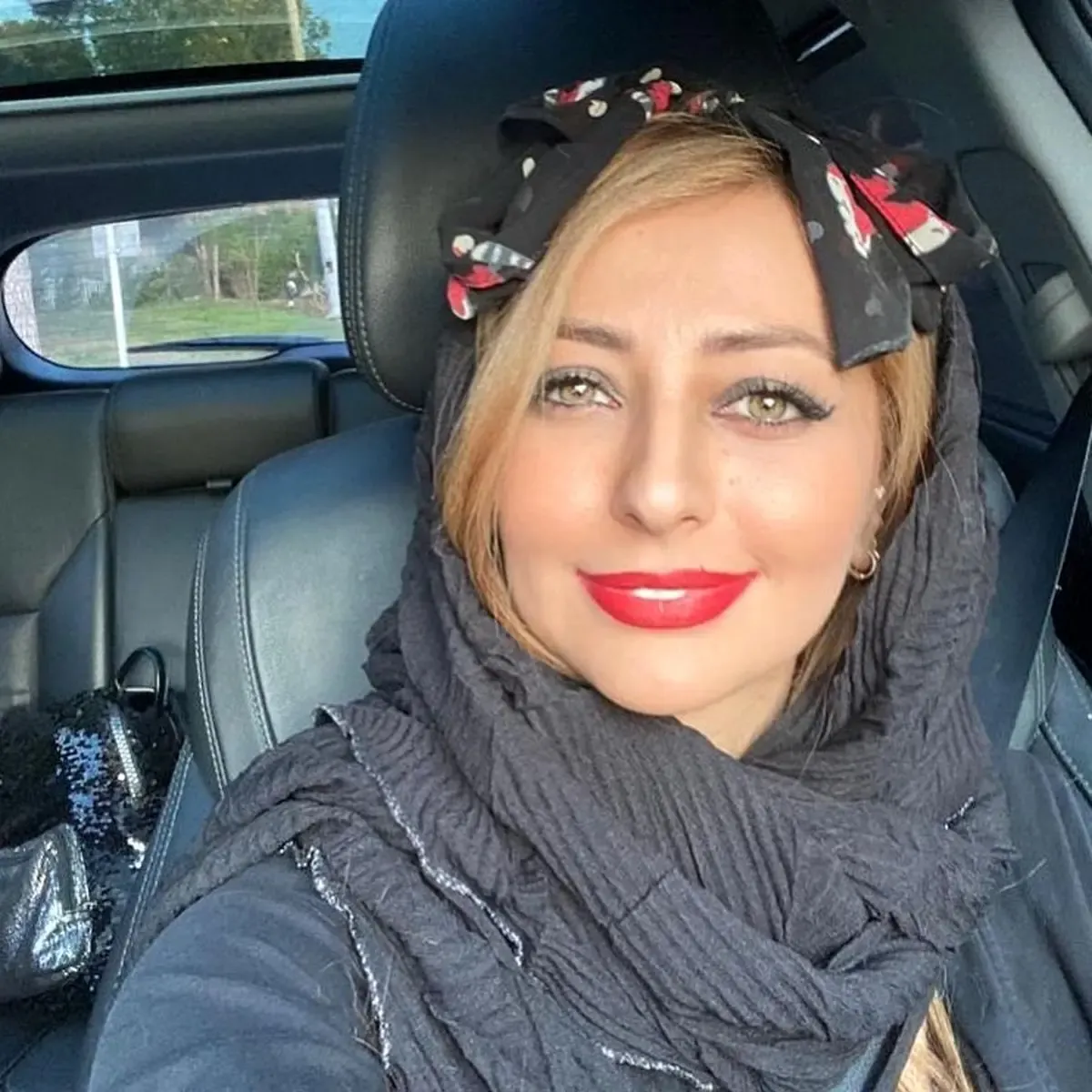(عکس) همزاد نفیسه روشن پیدا شد!