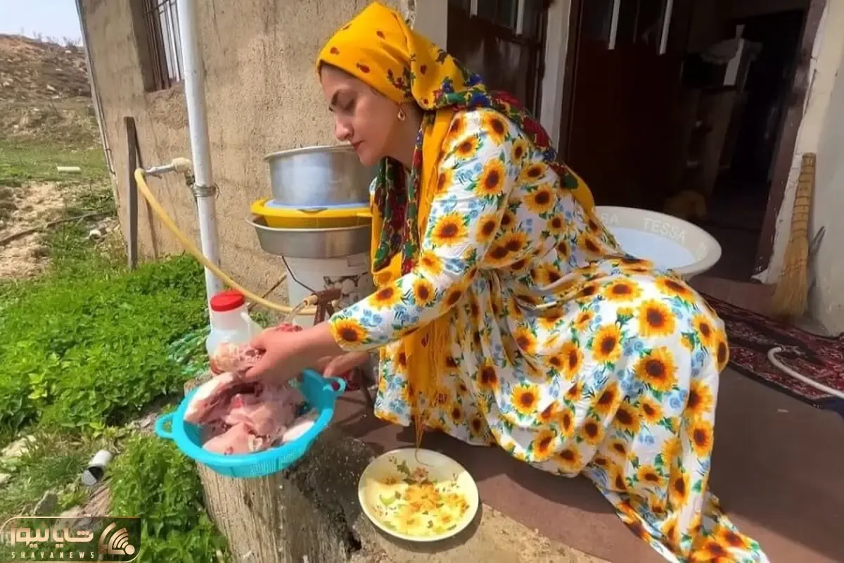 غذای خوش پخت دهاتی؛ طبخ چشم نواز پلو مرغ به سبک محلی توسط بانوی خوش ذوق شمالی