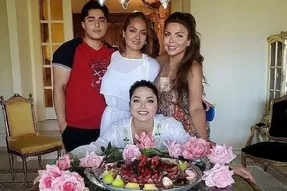 ژست های اونور آبی 