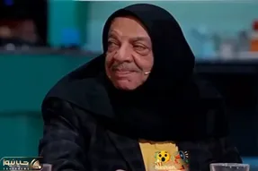 سکانس خندان / ناز و عشوه عباس محبوب تو نقش دختر خر مایه که الیکا هم باباشه