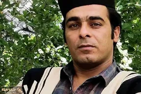 آواز بهشتی؛ قاسم فاضلی با غم هجران بالش به دست آهنگ غمه زهره ماری ولم نیکنه رو خوند