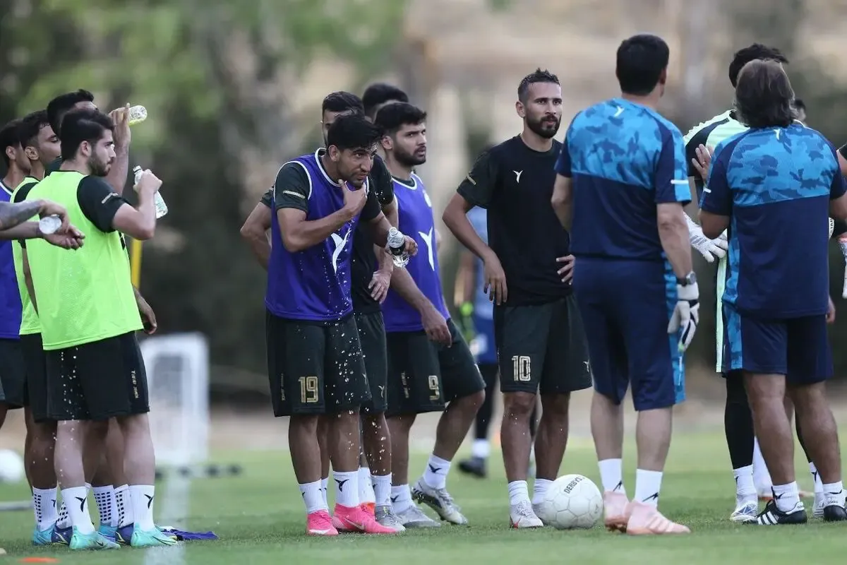 غیبت 8 بازیکن استقلال مقابل ذوب آهن