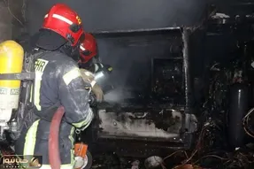 آتش‌سوزی در مجتمع مسکونی خیابان رسالت؛ ۱۴ نفر نجات یافتند