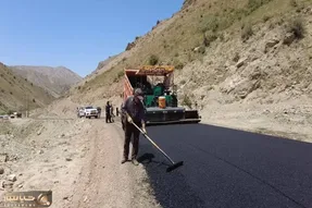 آغاز آسفالت ۳ راه روستایی در طالقان