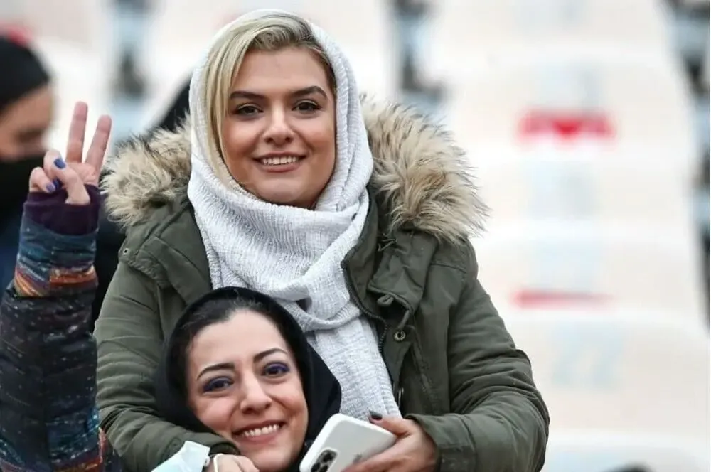 (عکس) خانم بازیگر هم خودش را به ورزشگاه رساند