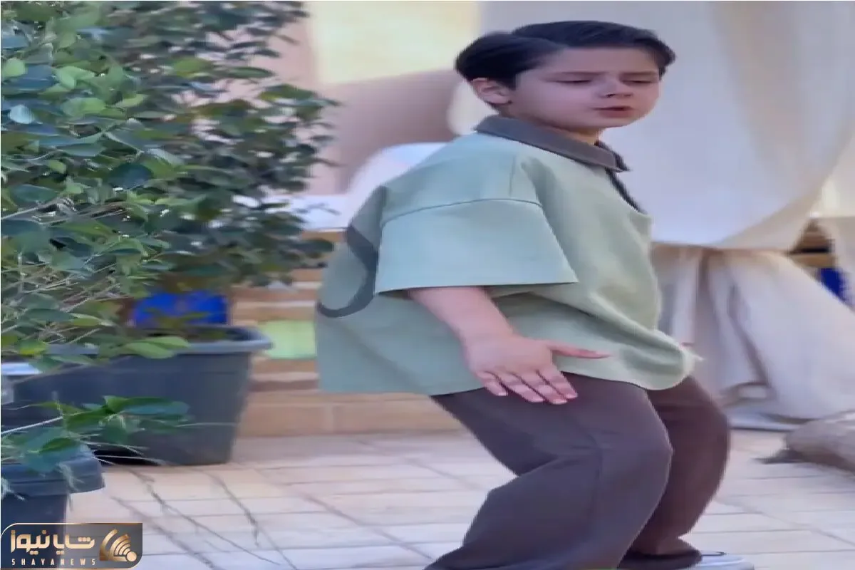 آواز شاد؛ پسربچه خوشتیپ دوعالم با دخت بندر یه رقص شیکی رفت حظ میکنی شونه هاش بلرزونه
