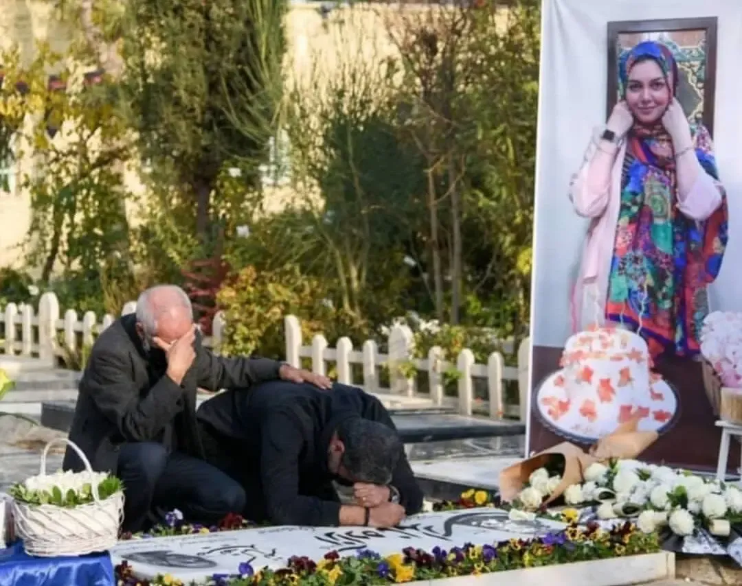 (عکس) جشن تولد آزاده نامداری بر سر مزارش