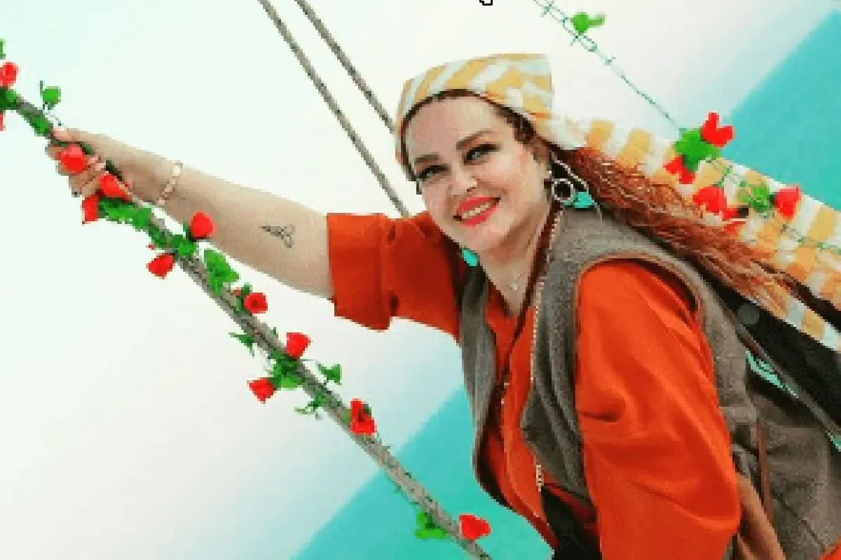 استوری های تابستانه بهاره رهنما با میوه های اعیونی!