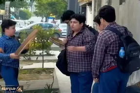 آواز شاد؛ کنسرت خیابونی پسرای مدرسه ای که بی مقدمه و دلی زدن و خوندن آدم عشق میکنه
