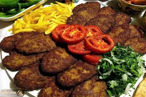 آشپزی حرفه ای؛ طرز تهیه کتلت گوشت و سیب زمینی با همه نکاتش یه رسپی بی نقص و خوشمزه