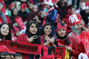 (عکس) حرکت تحسین برانگیز بانوان پرسپولیسی در بازی با نفت