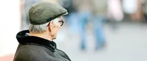 بعضی مسئولان سر بازنشستگان منت می‌گذارند!