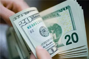 قیمت دلار امروز دوشنبه 30 شهریور 1405؛ دلار عقب نشست