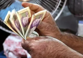 فاصله بین حداقل دستمزد و معیشت کارگران کی پر می شود؟