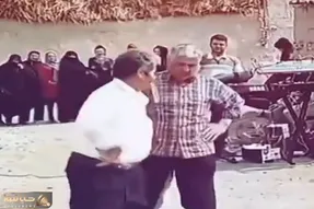 آواز شاد؛ این دوتا آقا با اهنگ تولانا تولانا بپر بپر میان وسط گرد و خاک بپا میکنن
