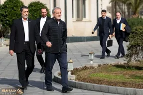 پوست خربزه زیر پای دولت چهاردهم؛ پروژه چند لایه مخالفان در پوشش حمله به برخی بانک‌ها