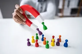 تاثیر اینفلوئنسر مارکتینگ در جذب مشتری جدید