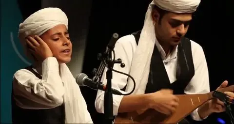 (ویدیو) اجرای دلنشین مبین درپور در برنامه عصرجدید