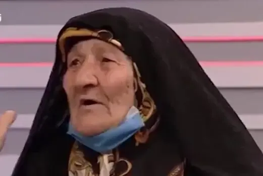 دعاهای مادرِ شیرین‌زبانِ ۱۰۰ ساله برای انصاریان
