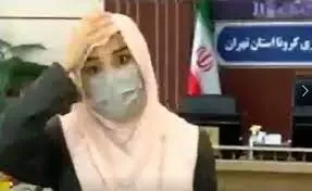 مجری زن صداوسیما: این دیگه(مقنعه) از این جلوتر نمیاد!