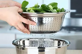 شاید باورتون نشه ولی یه عمر از آبکش اشتباهی استفاده می کردیم!