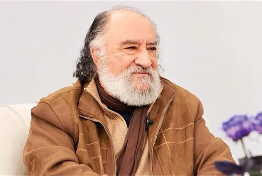 داریوش ارجمند: زنی که وزنه برداری می کند نه رحم دارد نه تخمدان!