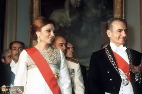 سفر به ایام قدیم سال 1336؛ سلام نظامی فرح دیبا با لباس نظامی
