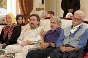 سکانس خندان/غذا خوردن جواد با نیما کاری کرده تو پشت صحنه دود از کلش بلند میشه