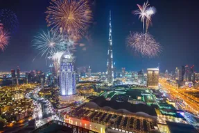نورافشانی فوق العاده و حیرت انگیز برج خلیفه دبی در آغاز سال 2021 میلادی
