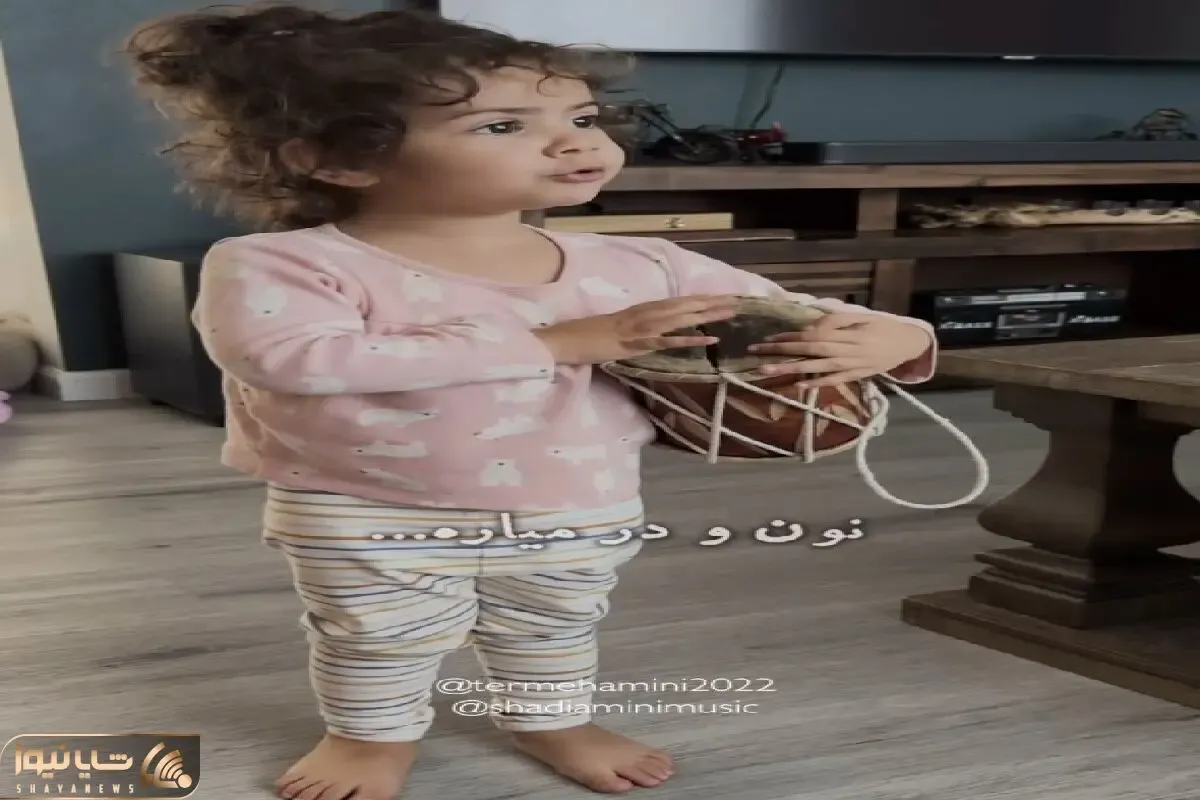 آواز شادیسم؛ جوجه نودی با خوندنش همه رو گذاشت سرکار رفت دمپایی بپوشه دلتو قنج میبره
