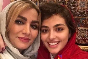 عکس ریحانه پارسا و مادر جوان و زیبایش همه را شگفت زده کرد!