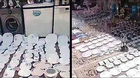 ماجرای به نمایش گذاشتن جهیزیه نو عروس خمینی در کوچه!