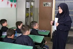 ۳۰۰ هزار تومان افزایش حقوق، گرهی از کار معلمان باز نمی‌کند!