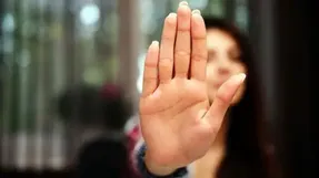 اخاذی با عکس دختران دستگیری جوان 23 ساله + عکس