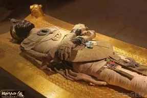 بریم داخل اهرام مصر ببینیم چه خبره؛ مومیایی عظیم الجثه و دستو پای عجیب و اشیاء ترسناک