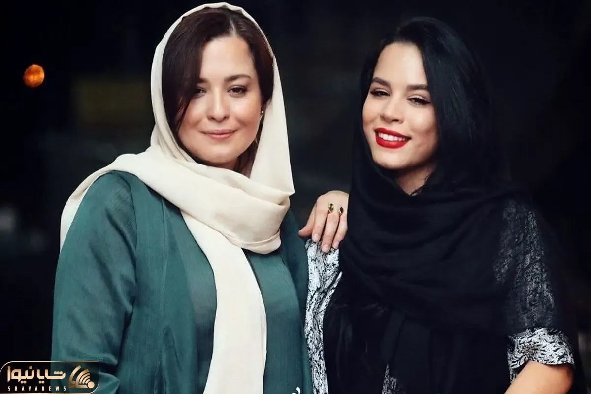 آواز هنرمندانه؛ مهراوه با تیپ سفید مشکی در منزل سوپر لاکچریش نوازندگی کرد فوق العاده