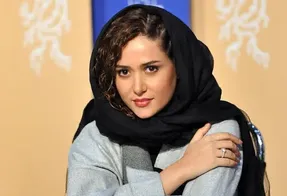 دوچرخه سواری پریناز ایزدیار با تیپی جنجالی در طبیعت زیبا