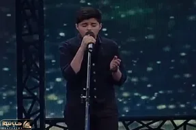 آواز جگرسوز؛ علیخانی با صدای پسری که خدایا عاشقان را با غم عشق آشنا کن خوند گریه کردا