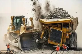ابزارآلات غول پیکر؛ اپراتور بیل مکانیکی بعضی اسکیلاش قویه بعضیاش خونه خراب کن