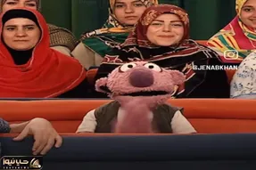 آواز شادونه؛ جناب خان میتونه زن و شوهرا رو با این آهنگی که خوند دعوا بندازه
