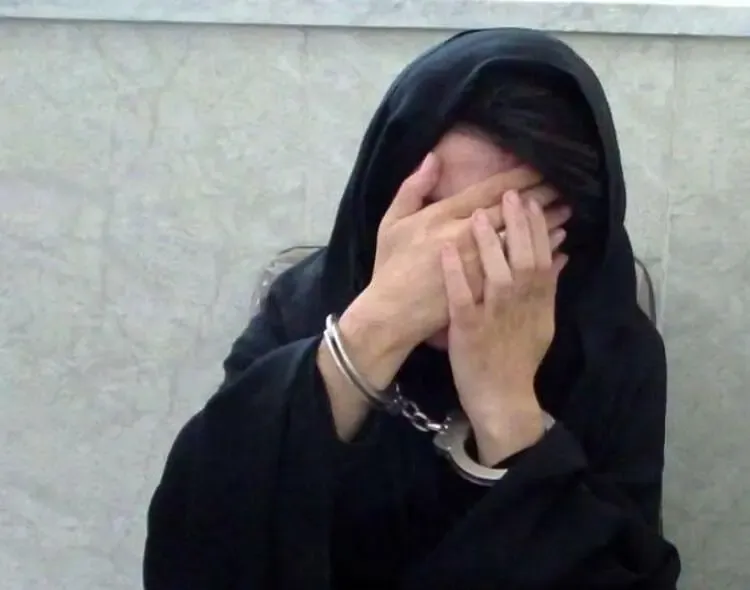 جنایتی هولناک در همدان؛ دختر جوان پدرش را با اسید کُشت!